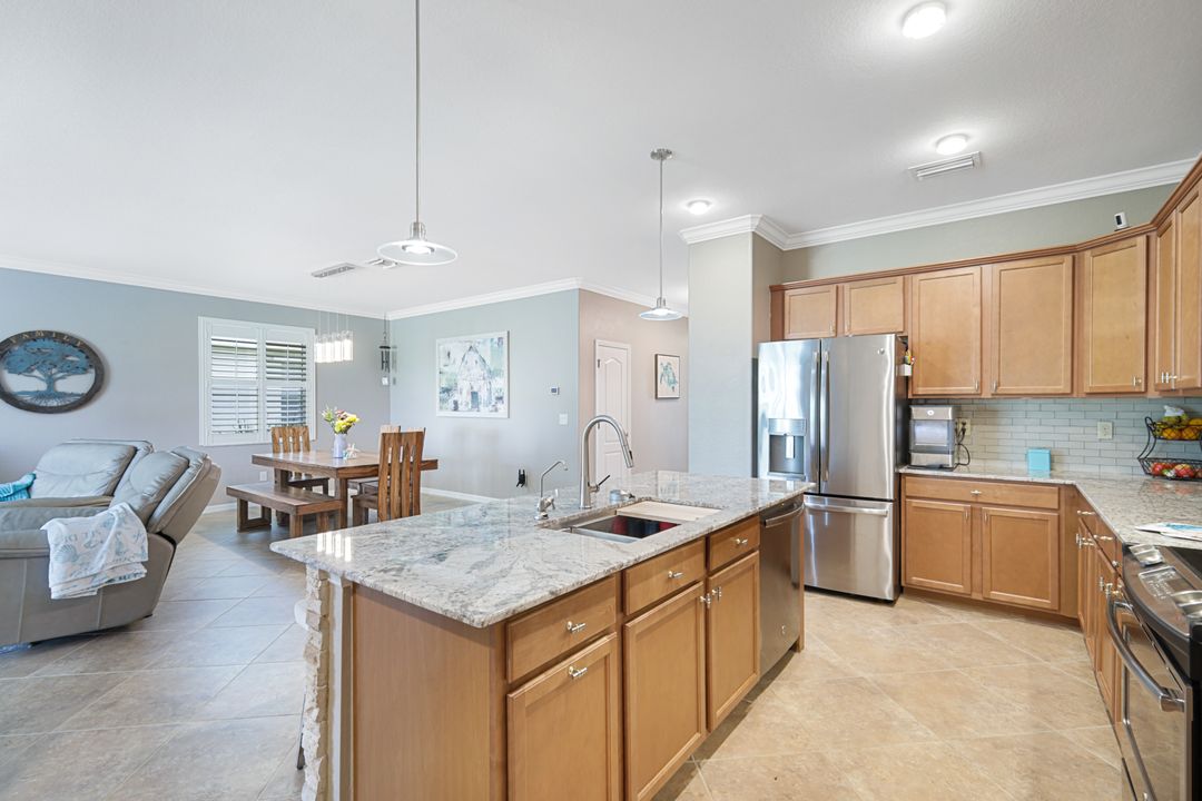 3147 Walnut Grove Ln, Alva, FL 33920