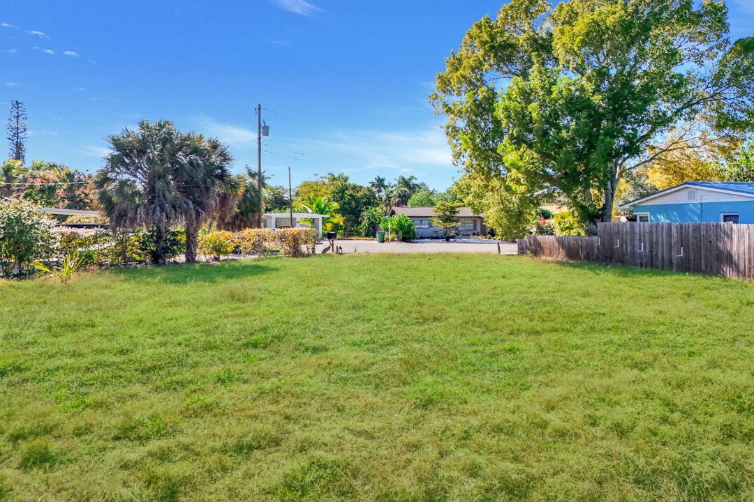 59 River Ct, Naples, FL 34110