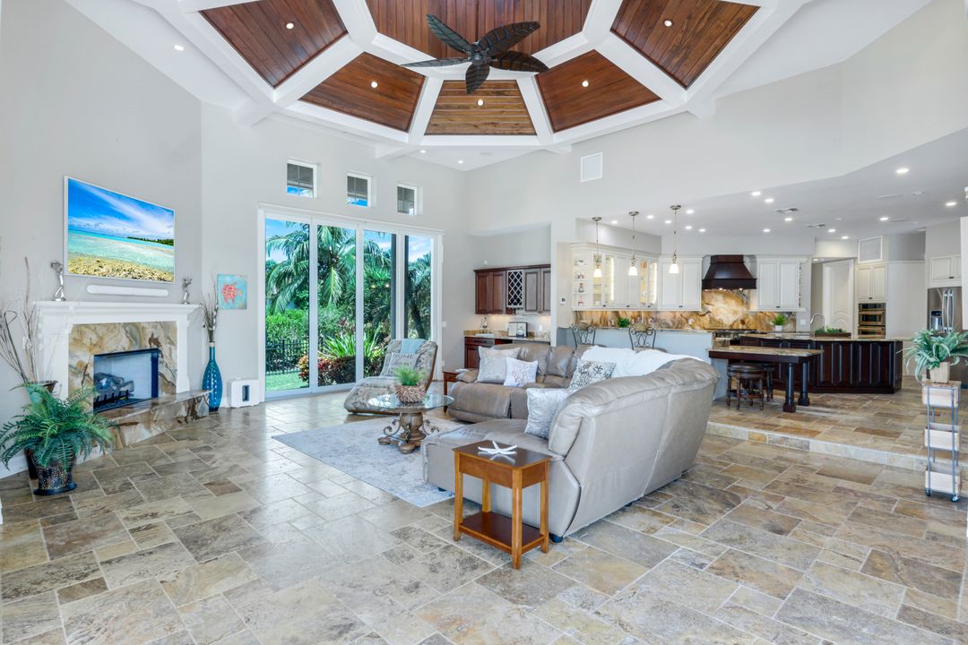 1658 McIlvaine Ct, Marco Island, FL 34145