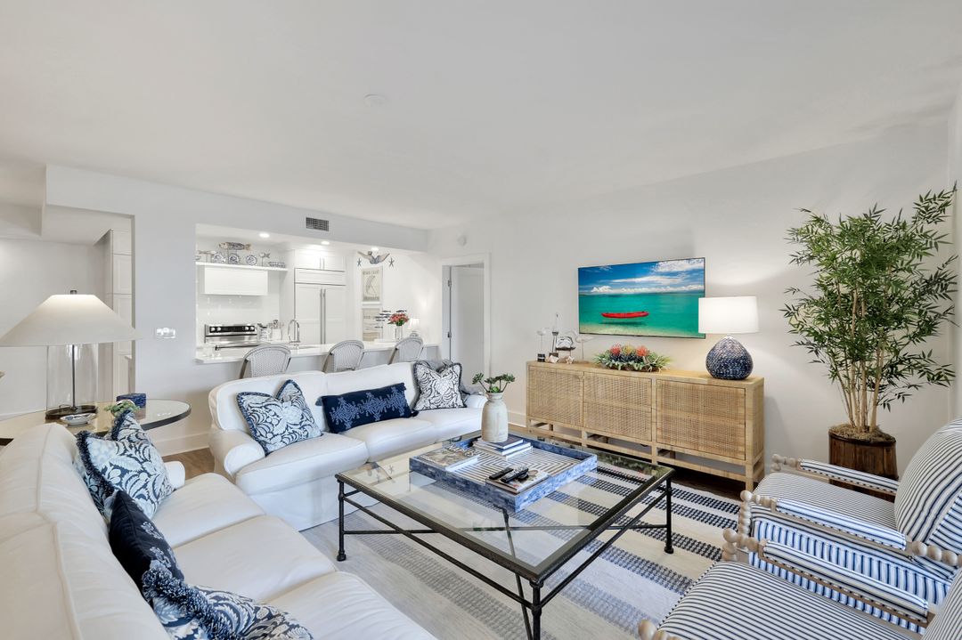 5801 Glencove Dr #502, Naples, FL 34108