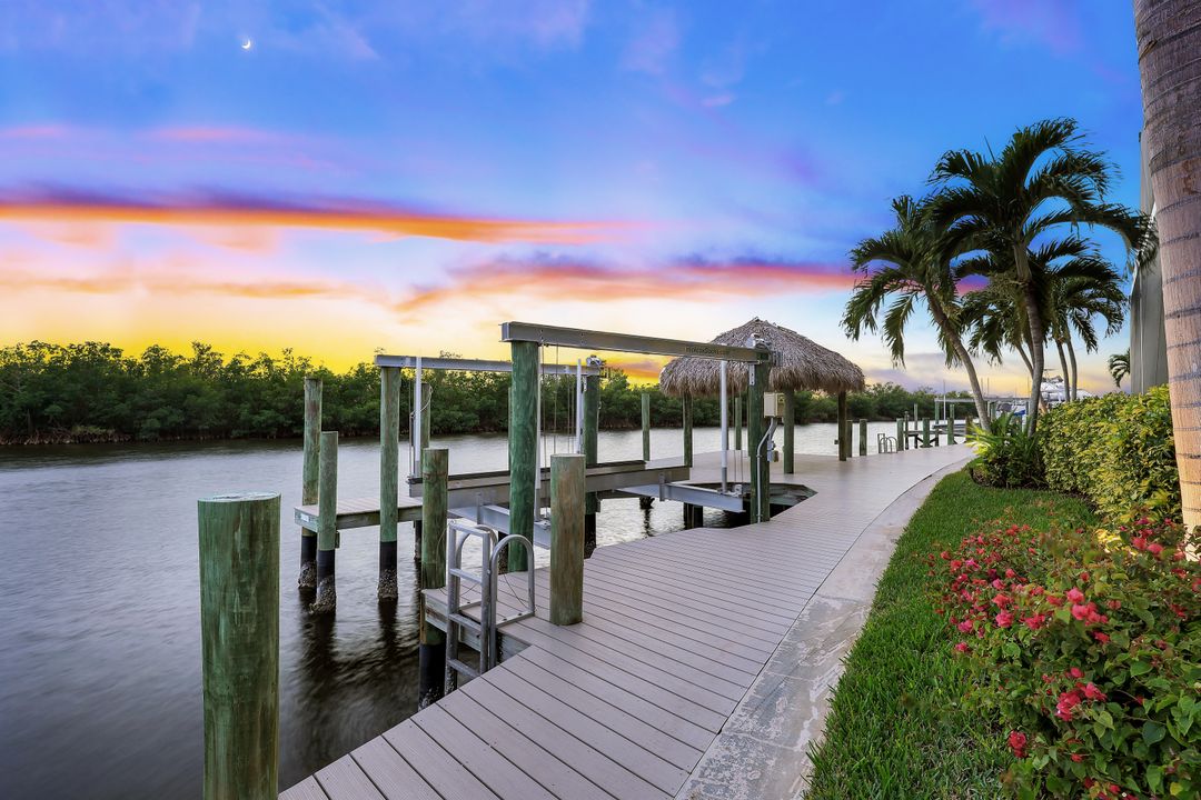 5817 Harbour Cir, Cape Coral, FL 33914