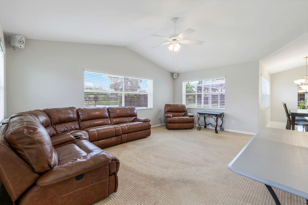 7563 Woodland Bend Cir, Fort Myers, FL 33912