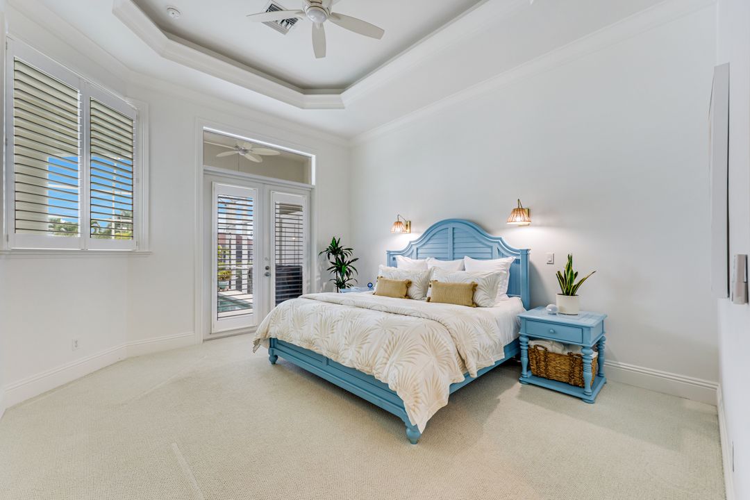 1148 Lamplighter Ct, Marco Island, FL 34145