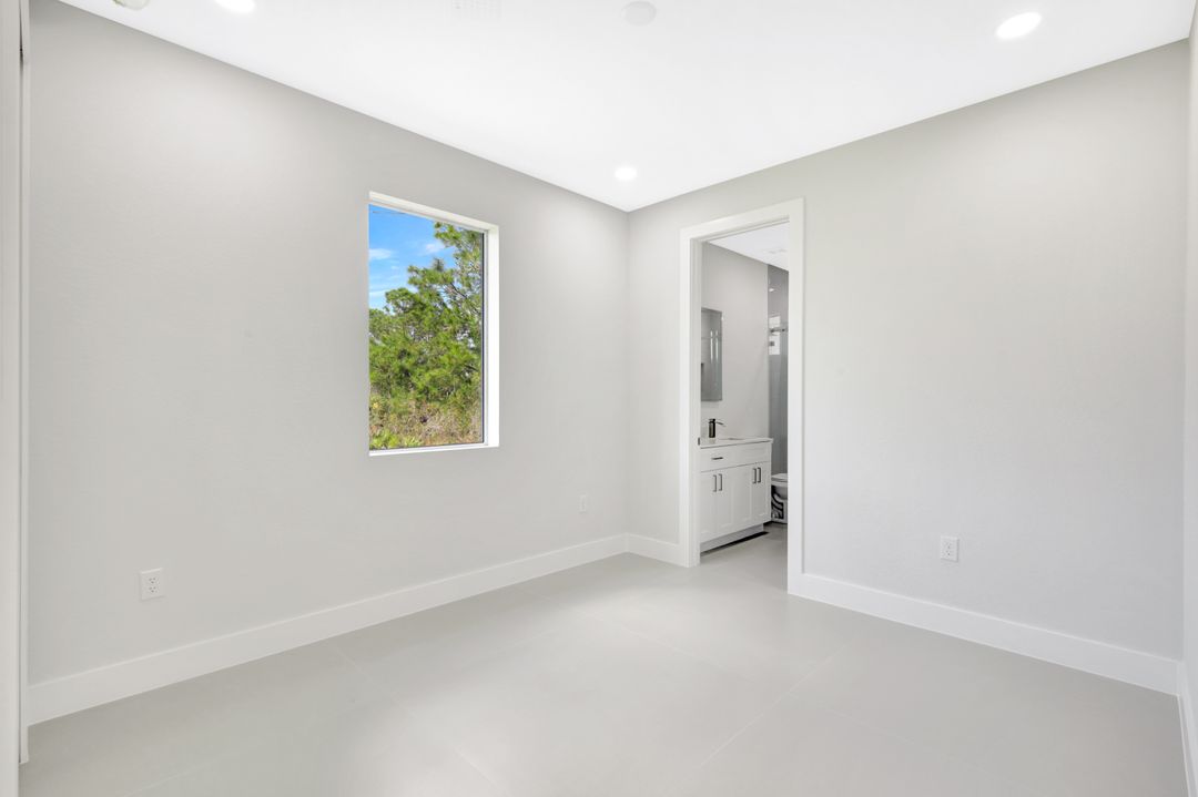 4321 60th Ave NE, Naples, FL 34120