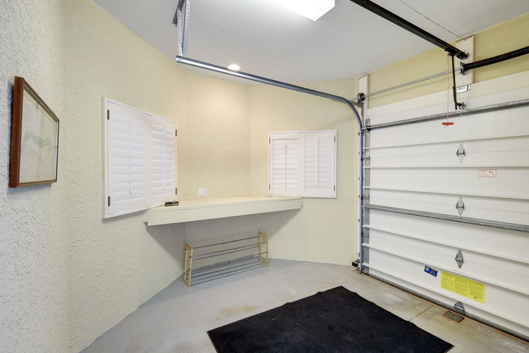 2390 King Palm Way, Naples, FL 34105