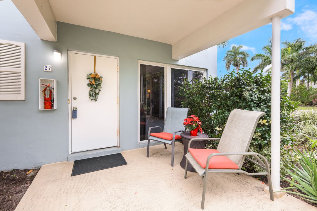 744 Wedge Dr  #27, Naples, FL 34103