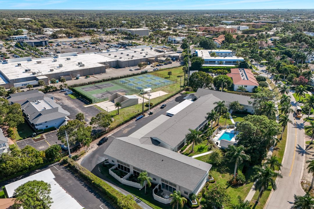 4126 Belair Ln #B10, Naples, FL 34103