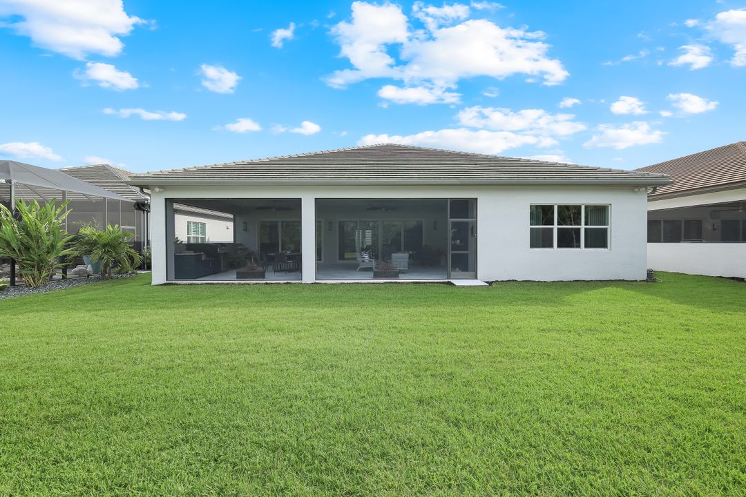 12033 Azalea Wy, Naples, FL 34120