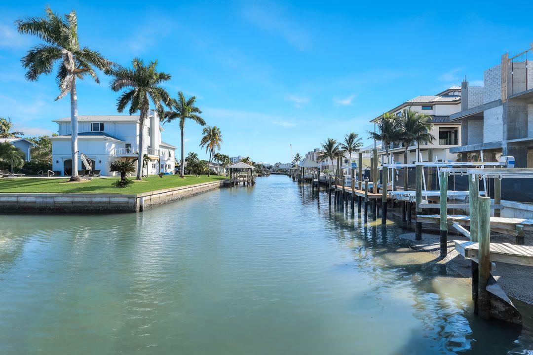 100 Tarpon Rd, Fort Myers Beach, FL 33931