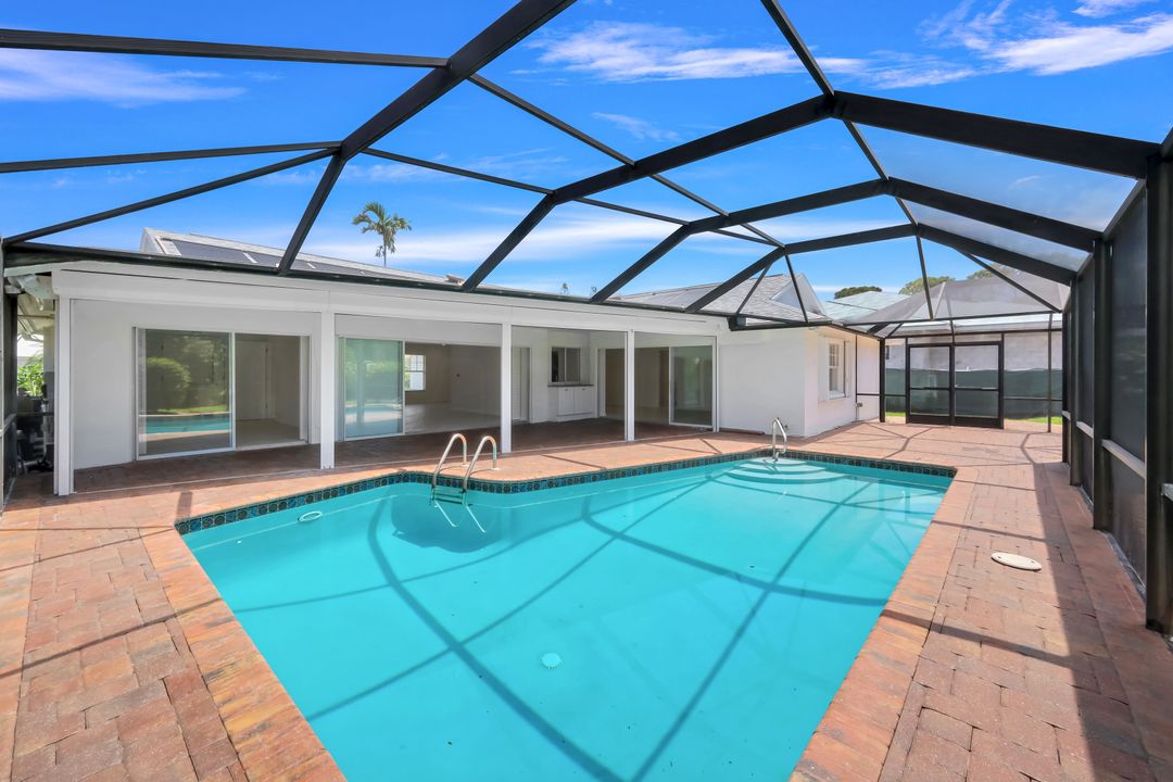 750 Southern Pines Dr, Naples, FL 34103