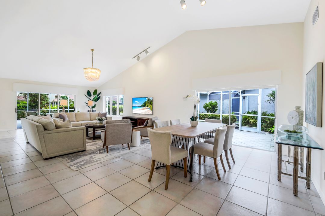 703 Heathery Ln, Naples, FL 34108