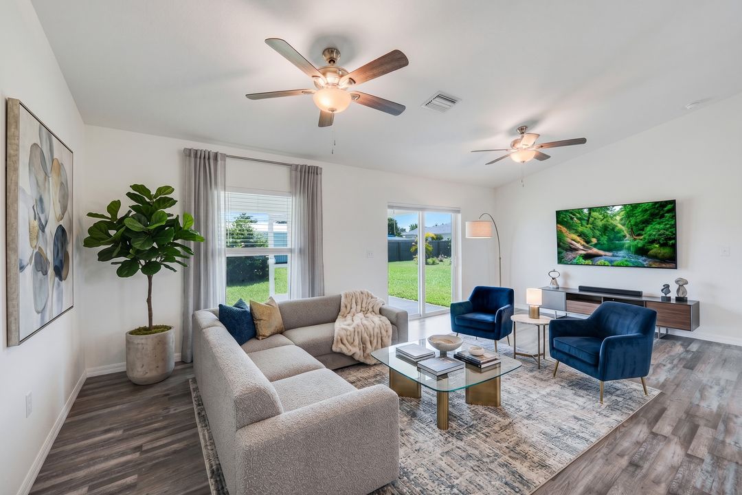 1317 NE 9th Ave, Cape Coral, FL 33909