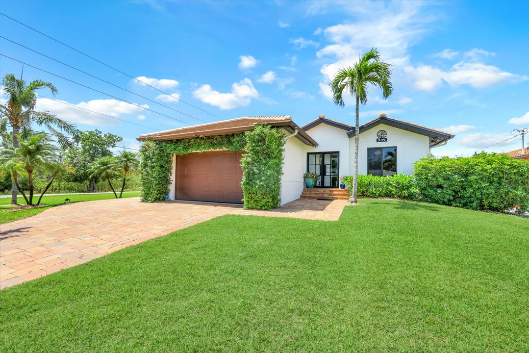 999 E Valley Dr, Bonita Springs, FL 34134