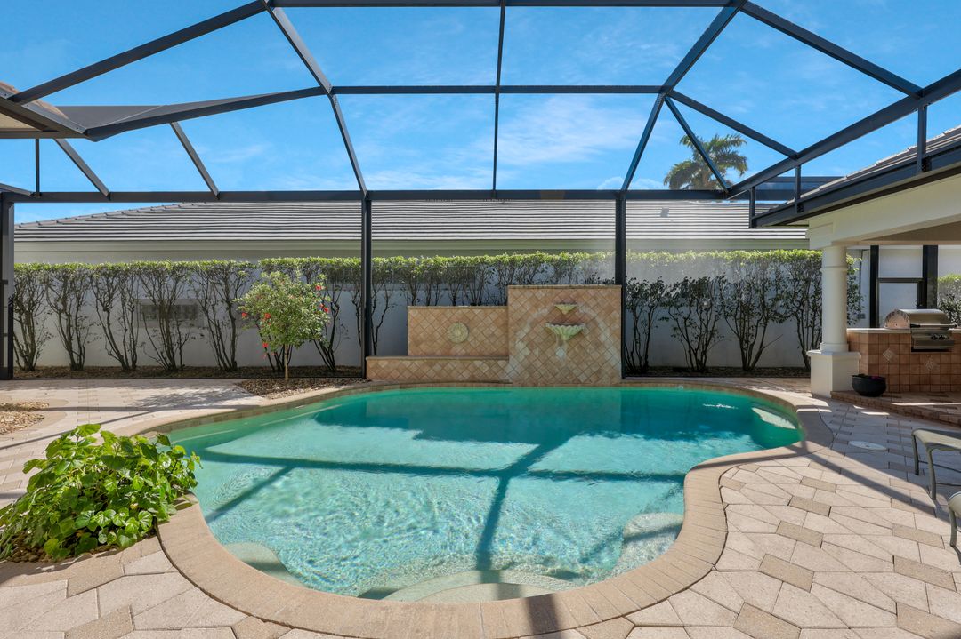 5058 Kensington High St, Naples, FL 34105