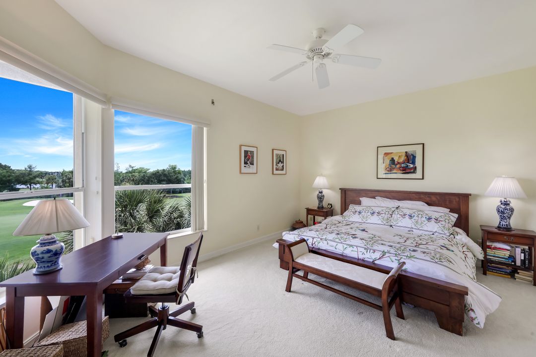 1895 Les Chateaux Blvd #302, Naples, FL 34109