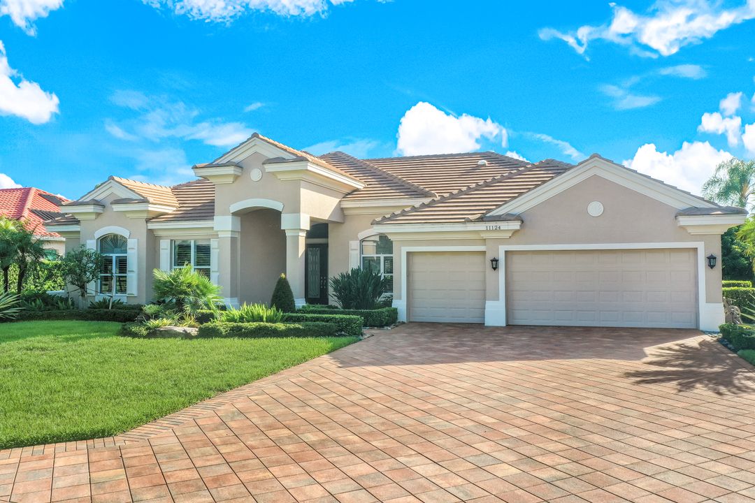 11124 Phoenix Way, Naples, FL 34119