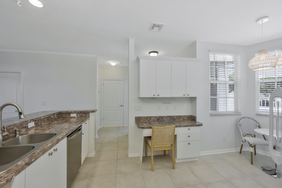 8380 Excalibur Cir #H3, Naples, FL 34108