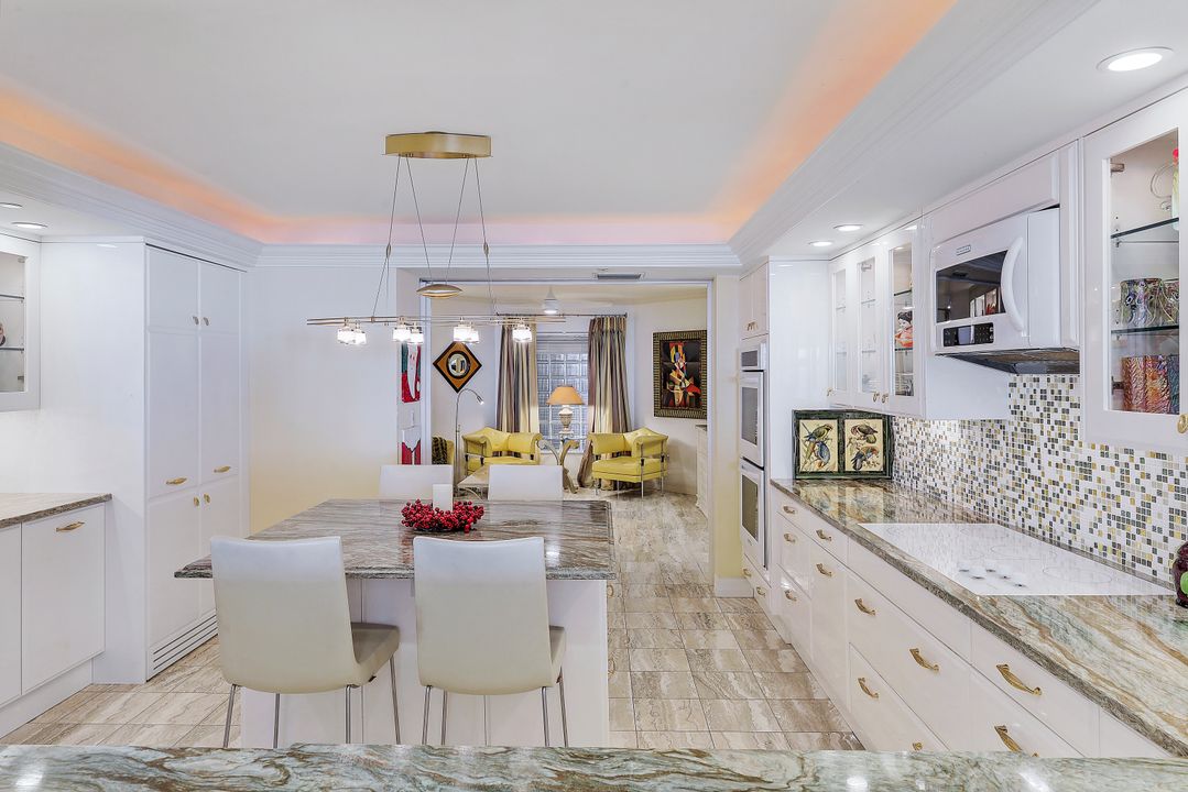 20 Seagate Dr #202, Naples, FL 34103