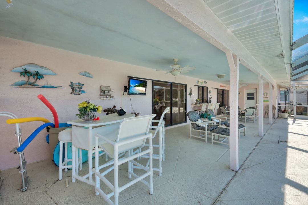 212 Kamal Pkwy, Cape Coral, FL 33904