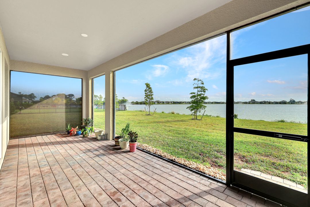 447 Spg Hl Lk Lp, Cape Coral, FL 33993