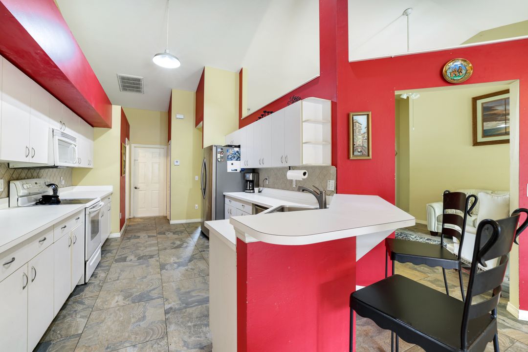 1920 Piccadilly Circus, Naples, FL 34112