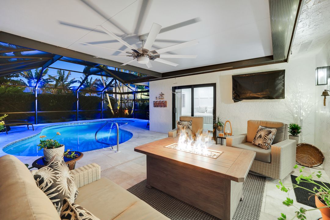 585 100th Ave N, Naples, FL 34108