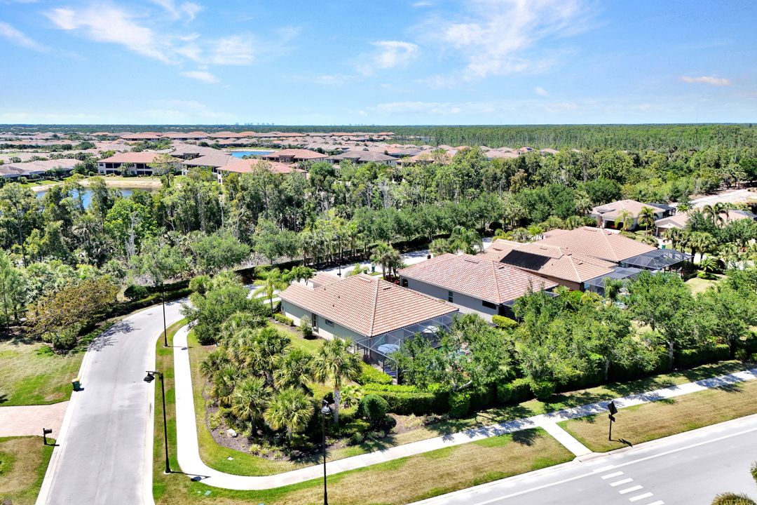 9578 Coquina Cir, Naples, FL 34120