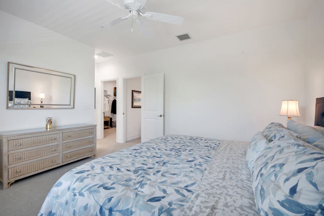 7550 Rockefeller Dr, Naples, FL 34119