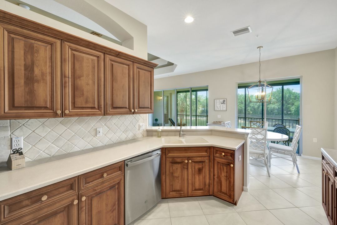 10060 Valiant Ct #202, Miromar Lakes, FL 33913