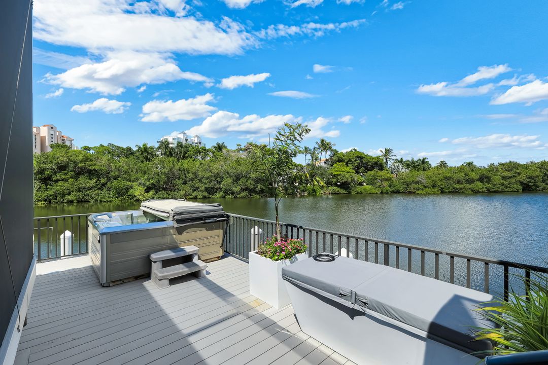 4900 Gulf Shore Blvd N, Naples, FL 34103