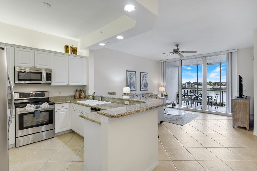 450 Launch Cir #203, Naples, FL 34108