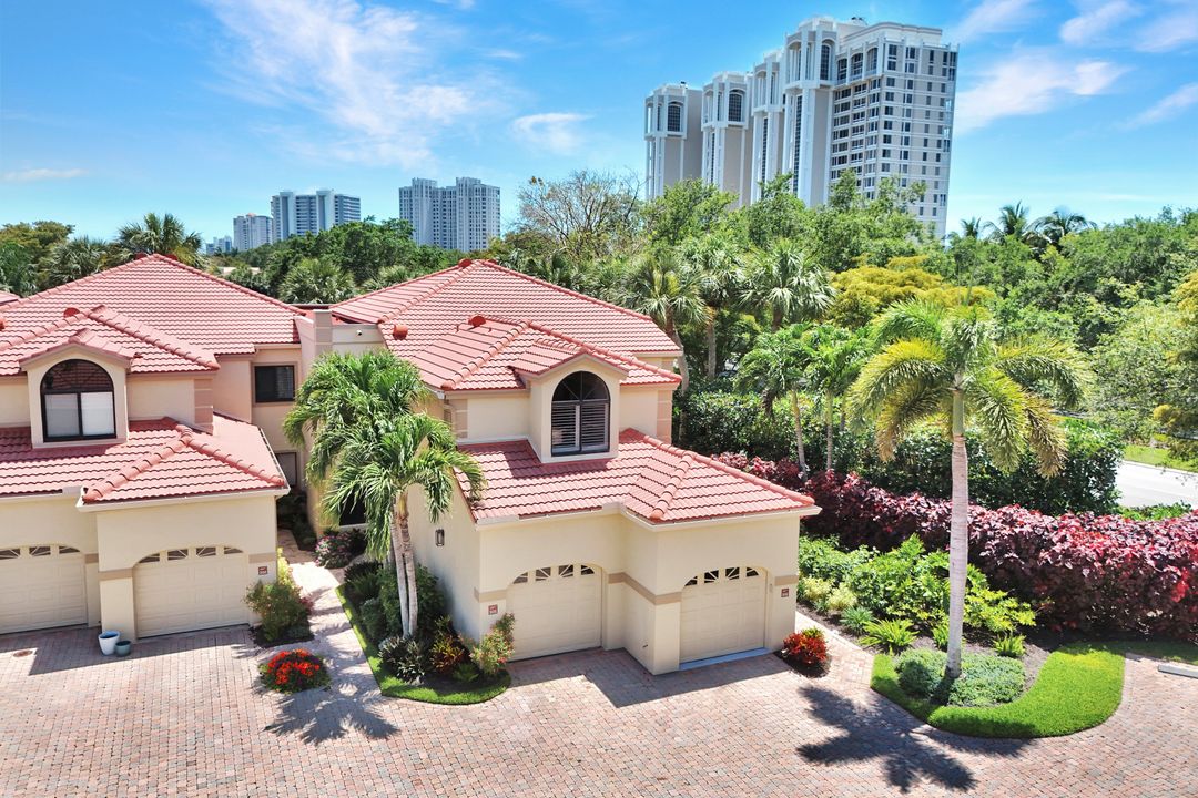 7056 Pelican Bay Blvd #201, Naples, FL 34108