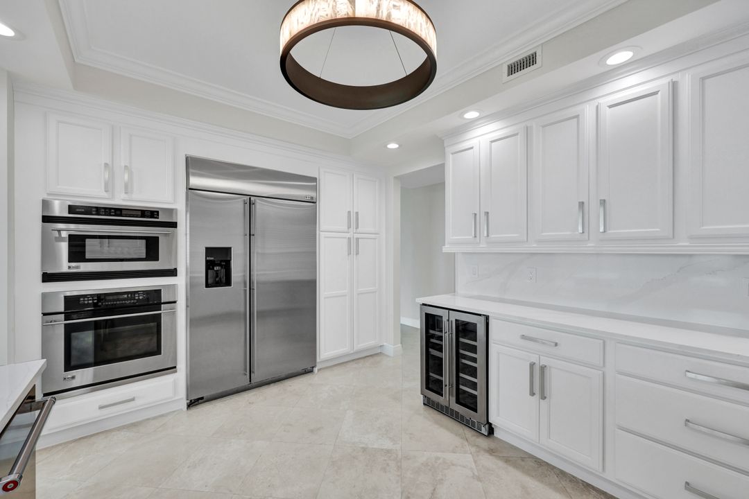 275 Indies Way #1703, Naples, FL 34110