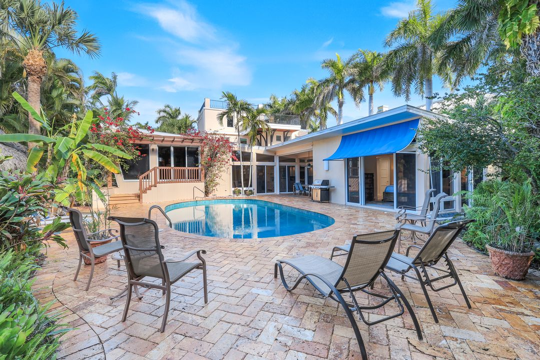 210 Central Ave, Naples, FL 34102