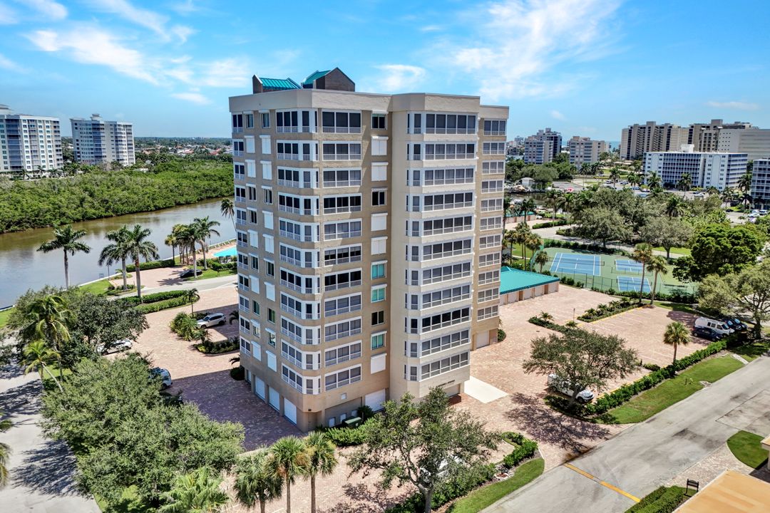 21 Bluebill Ave #1001, Naples, FL 34108
