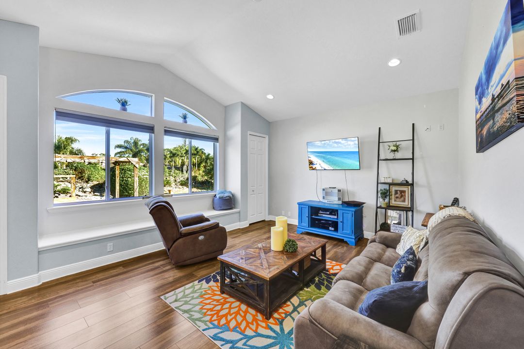 15321 Blackhawk Dr, Fort Myers, FL 33912