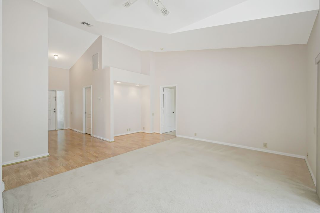 13142 Regent Cir, Fort Myers, FL 33966