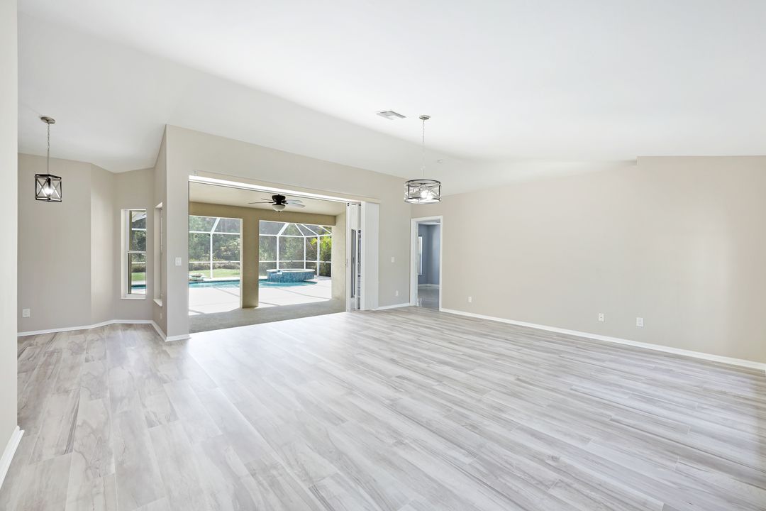 320 19th St NW, Naples, FL 34120