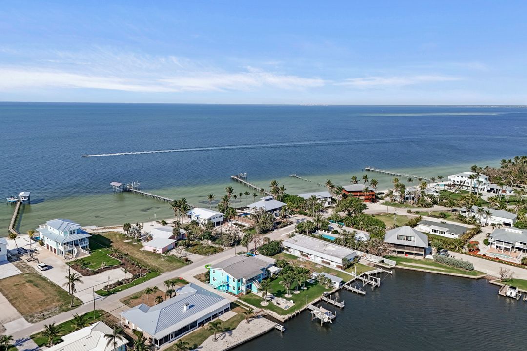 7775 Bocilla Ln, Bokeelia, FL 33922