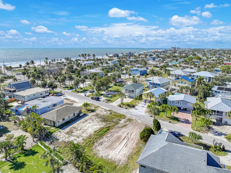 144 Hercules Dr, Fort Myers Beach, FL 33931