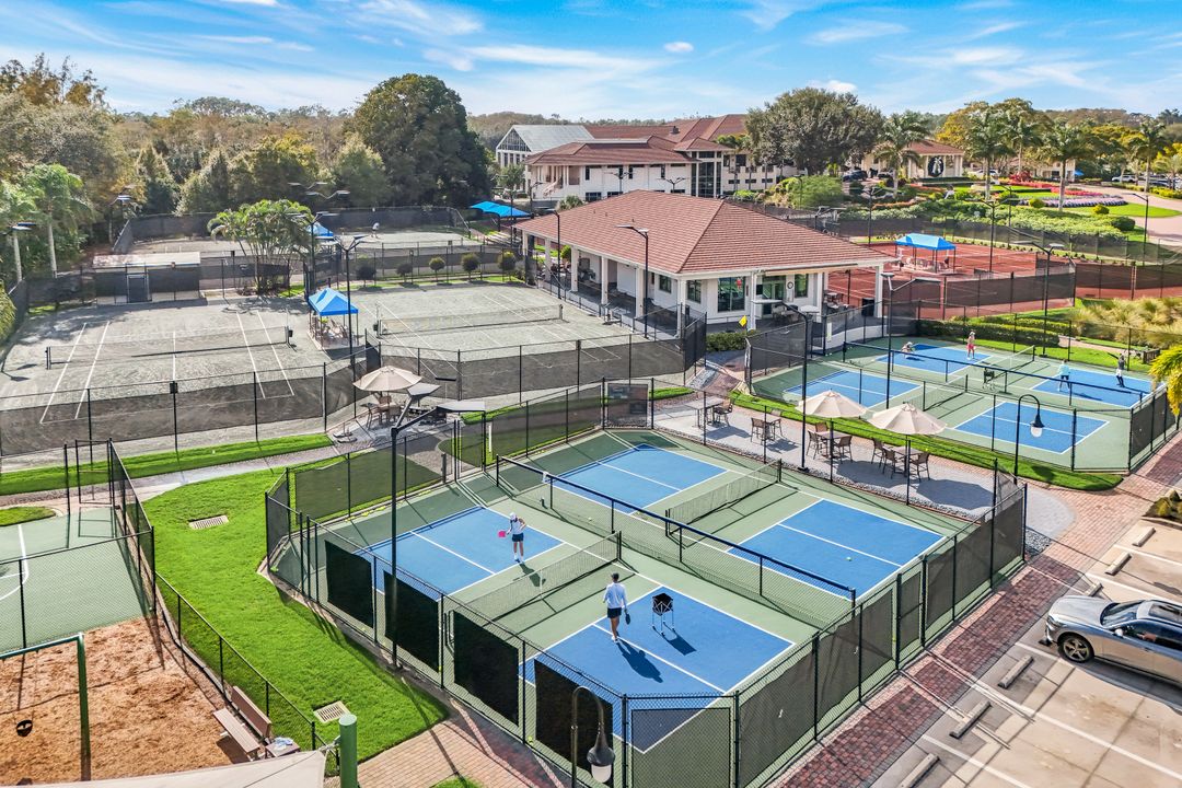 3891 Brynwood Dr, Naples, FL 34119