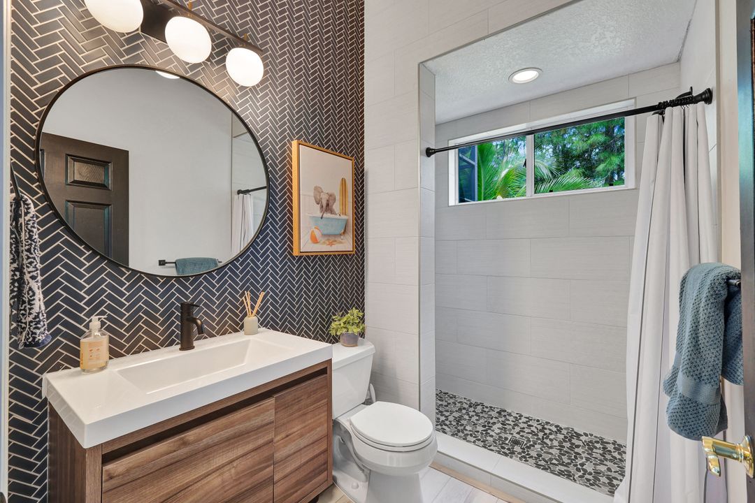 8133 Lowbank Dr, Naples, FL 34109