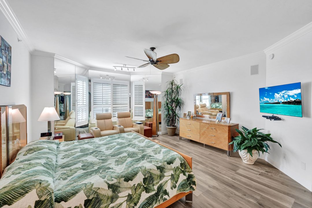 285 Grande Way #1601, Naples, FL 34110