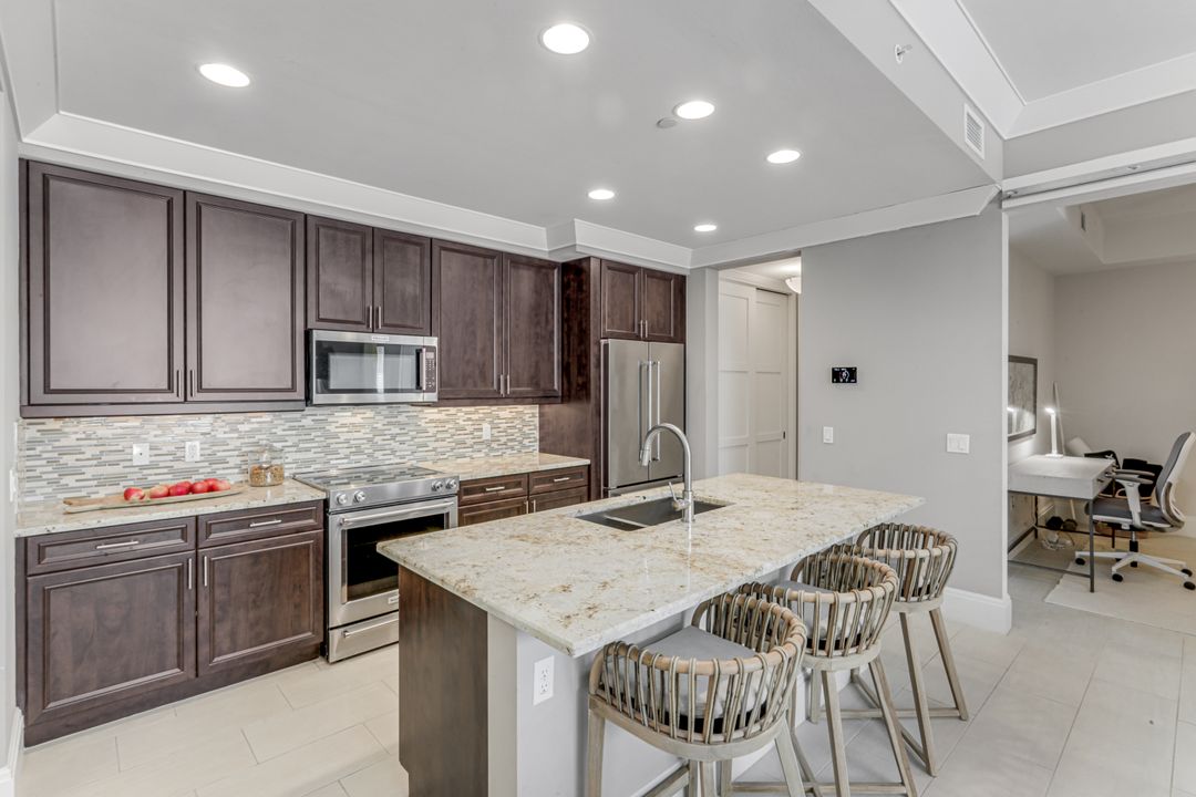1030 3rd Ave S #216, Naples, FL 34102