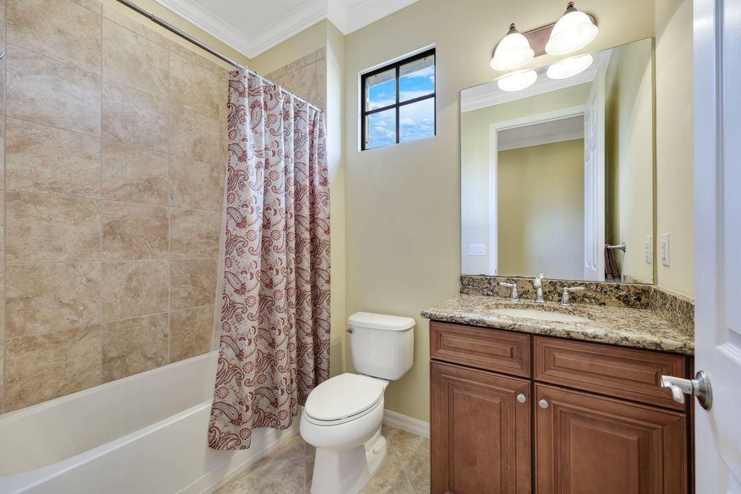 9027 Alturas Ln #3304, Naples, FL 34113