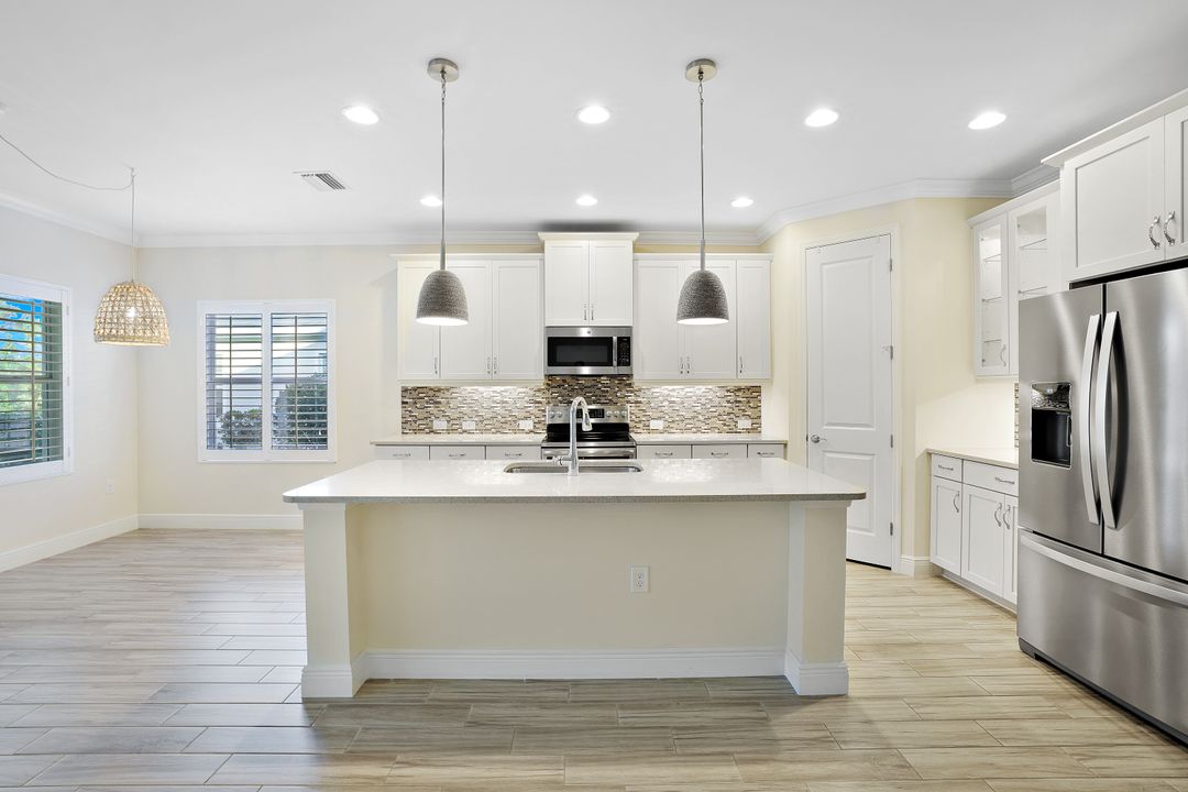 3529 Canopy Cir, Naples, FL 34120