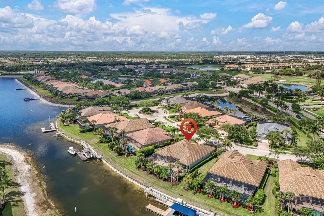 8810 Spinner Cove Ln, Naples, FL 34120