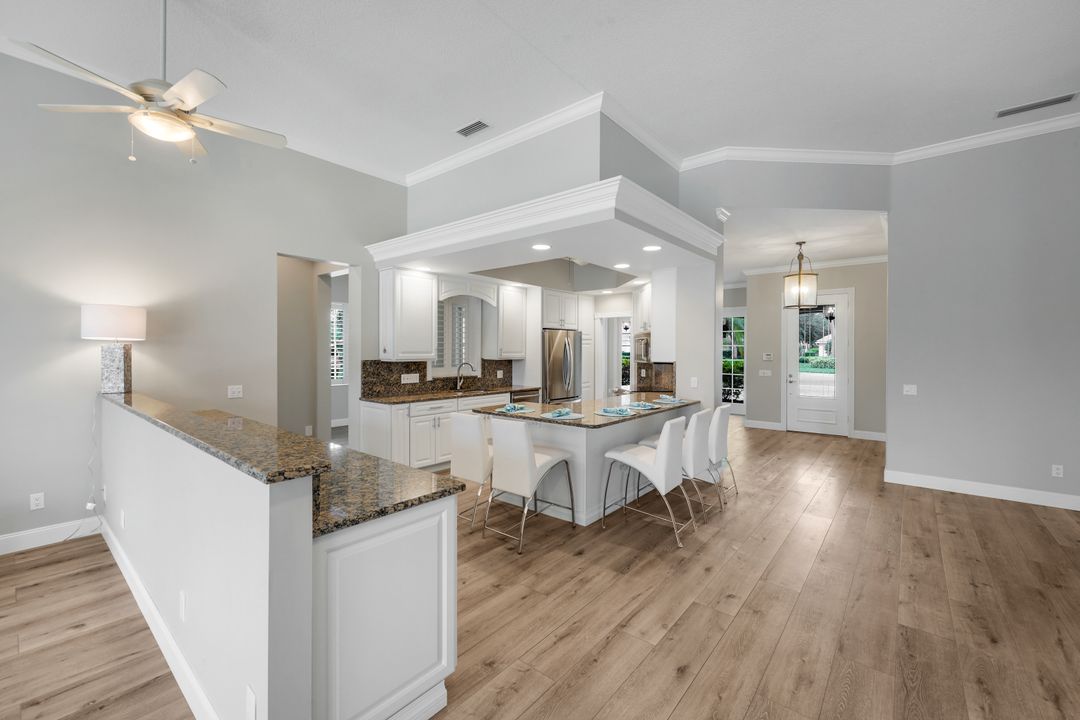 4362 Queen Elizabeth Way, Naples, FL 34119
