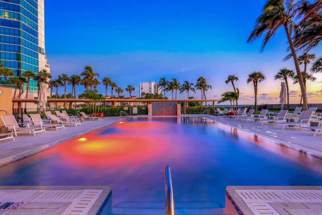 4001 Gulf Shore Blvd N #902, Naples, FL 34103