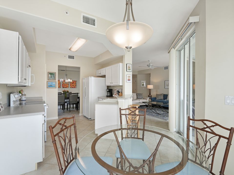 2120 Arielle Dr #202, Naples, FL 34109